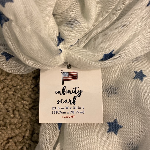 Bundle of 2 Stars & Stripes Infinity Scarves NEW - Picture 3 of 4